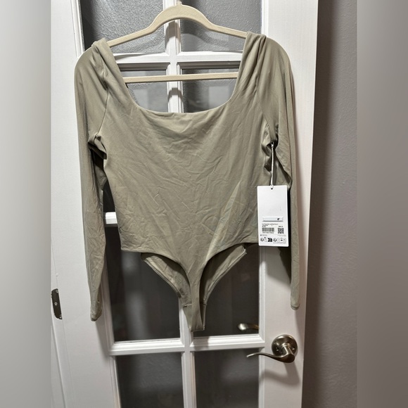 NWT Lululemon Wundermost Ultra-Soft Nulu Square-Neck Long-Sleeve Bodysuit - Picture 8 of 14